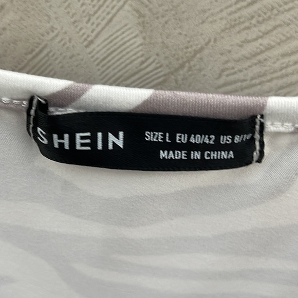 ❤️ 🆕 SHEIN gray zebra Dress with side slit Size L - Picture 4 of 5